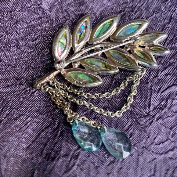 Vintage Crystal Brooch with Dangling Chains with Teardrop Crystals - Picture 3 of 5